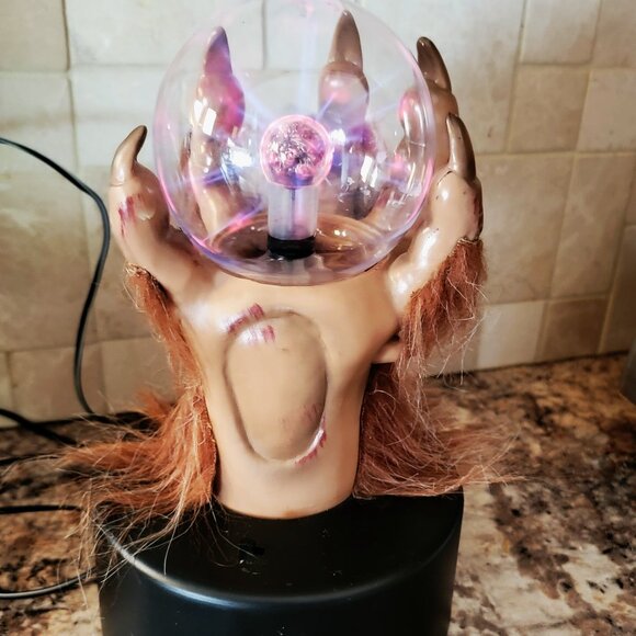 Gemmy Halloween Werewolf Hand With Electronic Plasma Orb - Picture 4 of 4